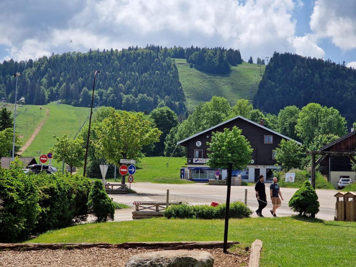 Place Royale Pour 10 A 12 Personnes A 30 Met Des Pistes De Ski Et Vtt Metabief Bagian luar foto